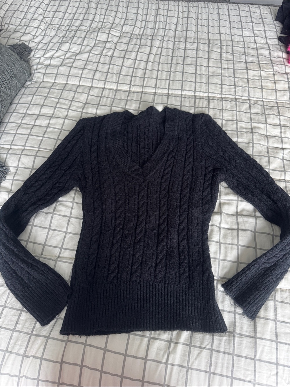 Black Cable-Knit V-Neck Sweater - Women's Classic Pullover